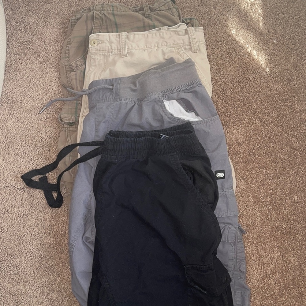 4 included Size 48 and Sz 3X cargo shorts Men